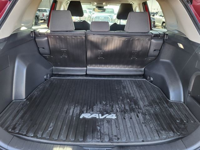 Used 2024 Toyota RAV4 LE image 27