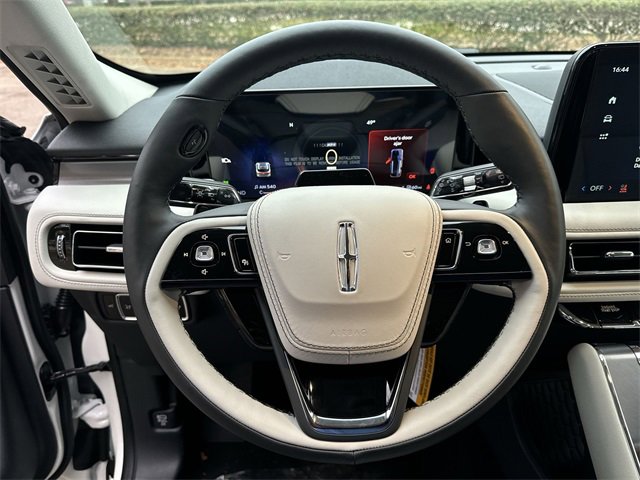 New 2026 Lincoln Aviator 2WD image 14