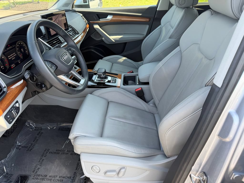 Certified 2023 Audi Q5 2.0T Prestige AWD/4WD image 3