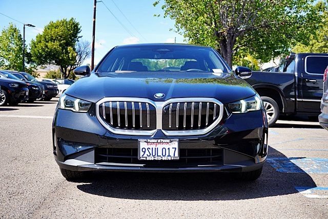 Used 2026 BMW 530i w/ Premium Package RWD image 5