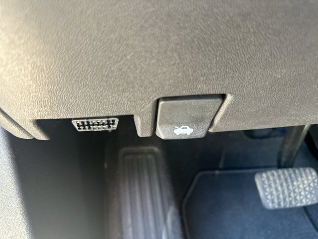 Used 2021 Chevrolet Equinox LT FWD image 50