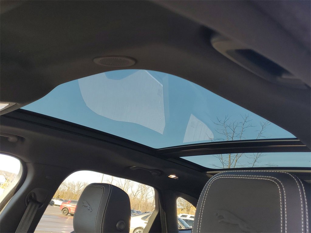 New 2026 Jaguar F-PACE R-Dynamic S image 9