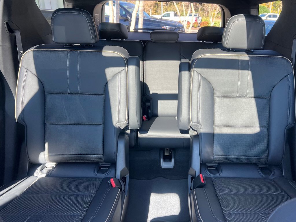 New 2026 Chevrolet Traverse High Country image 17