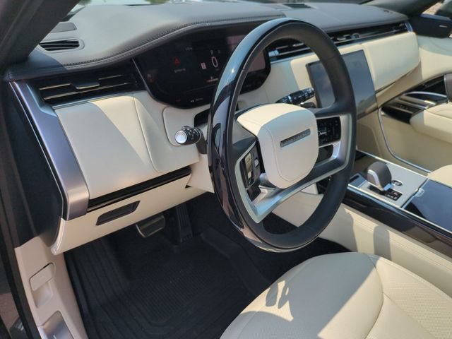 New 2026 Land Rover Range Rover Long Wheelbase SE AWD/4WD image 7