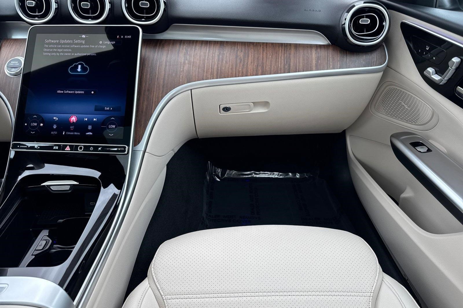 Certified 2025 Mercedes-Benz C 300 4MATIC Sedan image 29