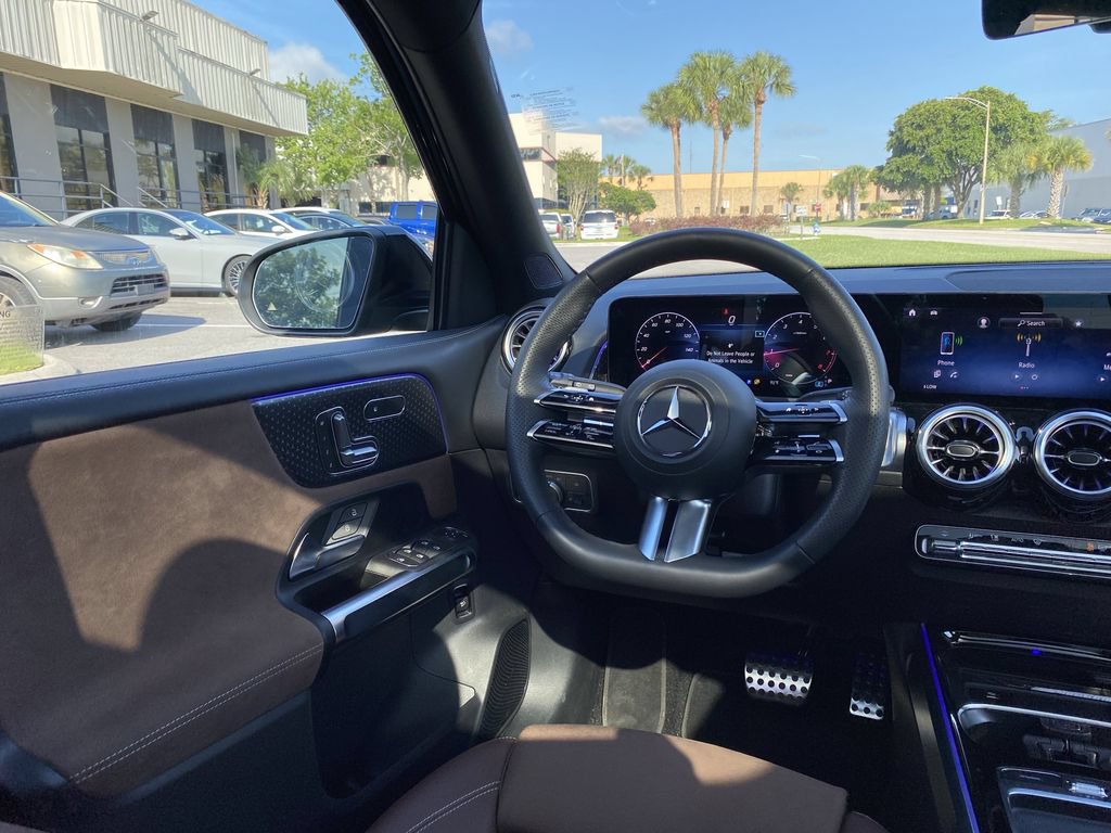 Used 2026 Mercedes-Benz GLB 250 image 3