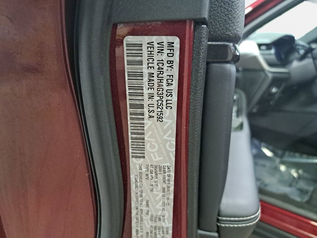 Used 2023 Jeep Grand Cherokee Altitude image 33