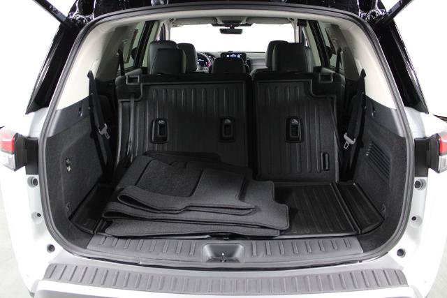 Certified 2025 Nissan Pathfinder Platinum w/ Cargo Package FWD image 17