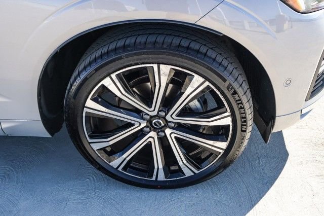 Used 2023 Volvo XC60 B5 Ultimate w/ Climate Package image 10