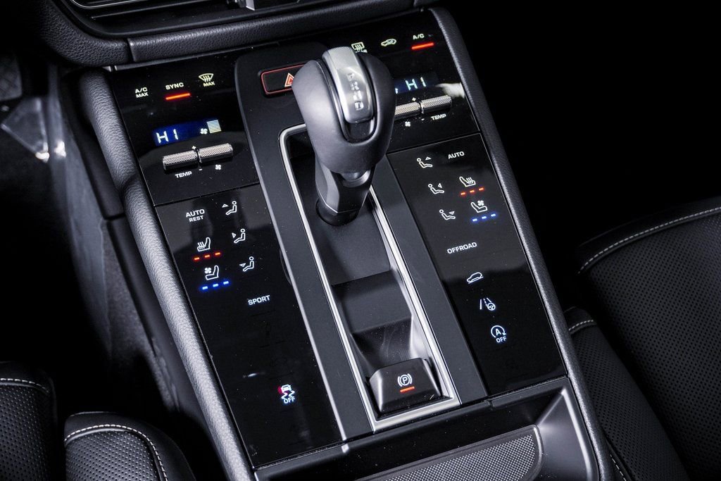 New 2026 Porsche Macan image 24