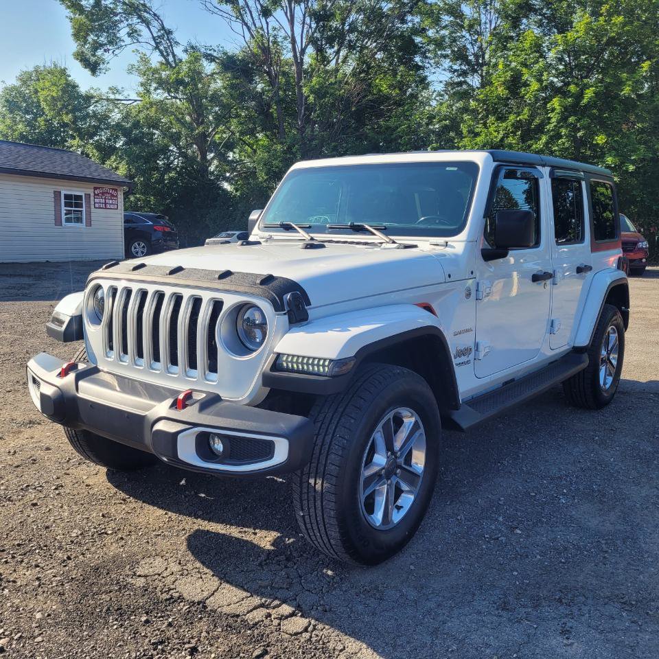 Used 2018 Jeep Wrangler Unlimited Sahara AWD/4WD image 4