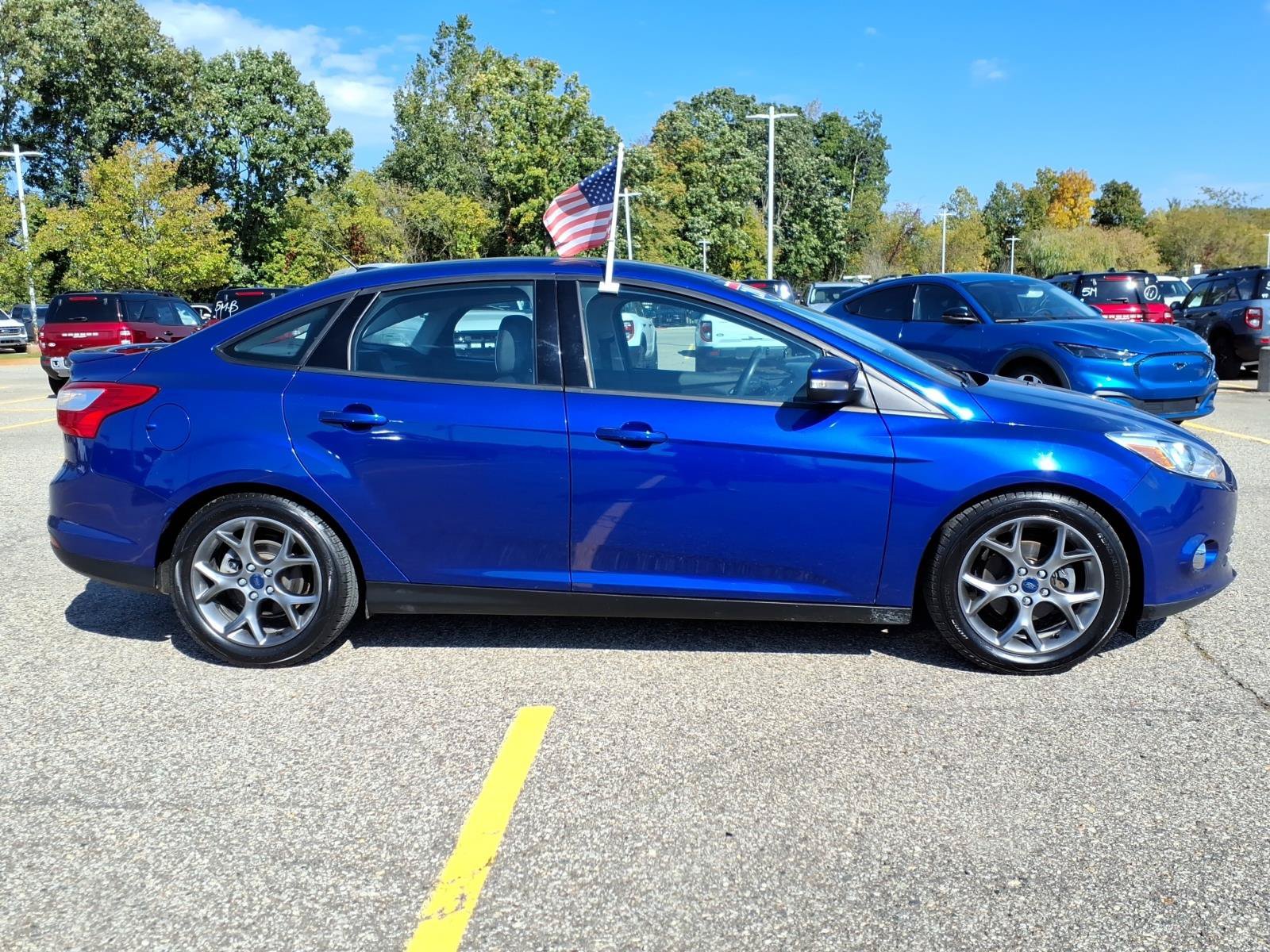 Used 2014 Ford Focus SE w/ Equipment Group 201A FWD image 9