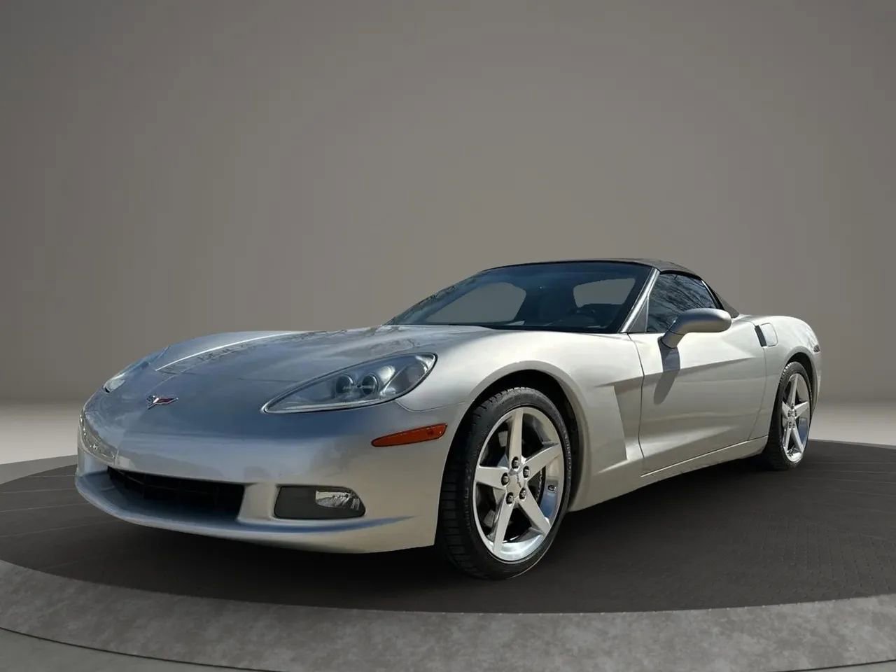 Used 2005 Chevrolet Corvette Convertible w/ Preferred Equipment Group image 1
