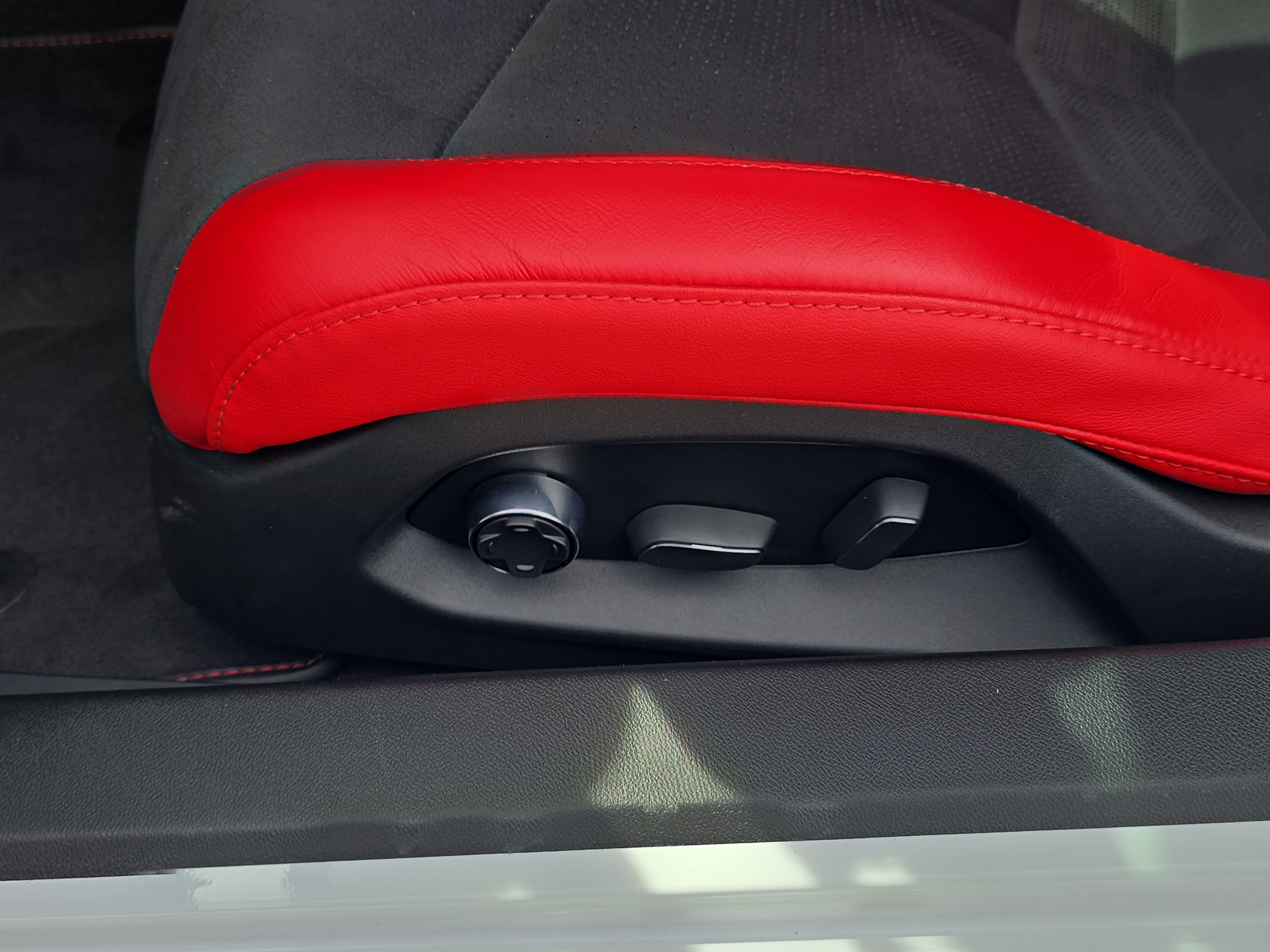 Used 2025 Chevrolet Corvette Z06 image 17