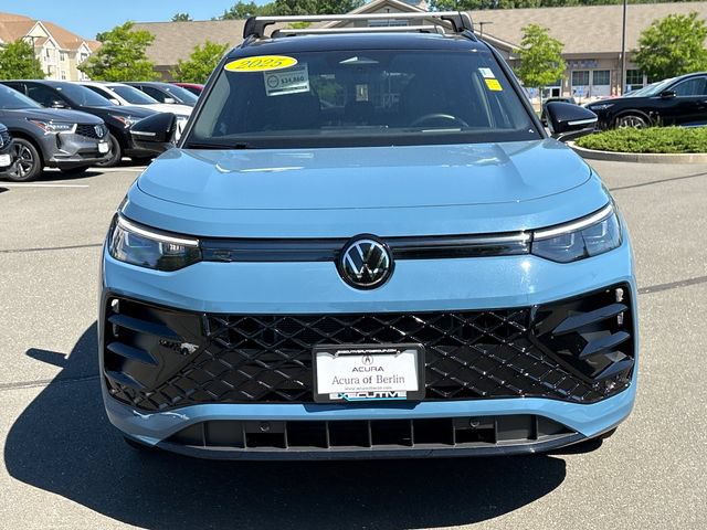 Used 2025 Volkswagen Tiguan SE R-Line AWD/4WD image 6