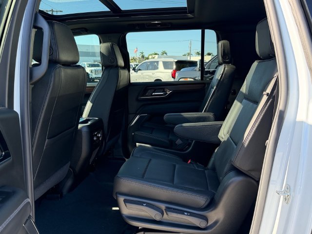 New 2027 GMC Yukon XL Denali w/ Sun & Power Step Package AWD/4WD image 13