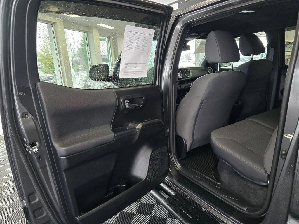 Used 2019 Toyota Tacoma TRD Sport image 27