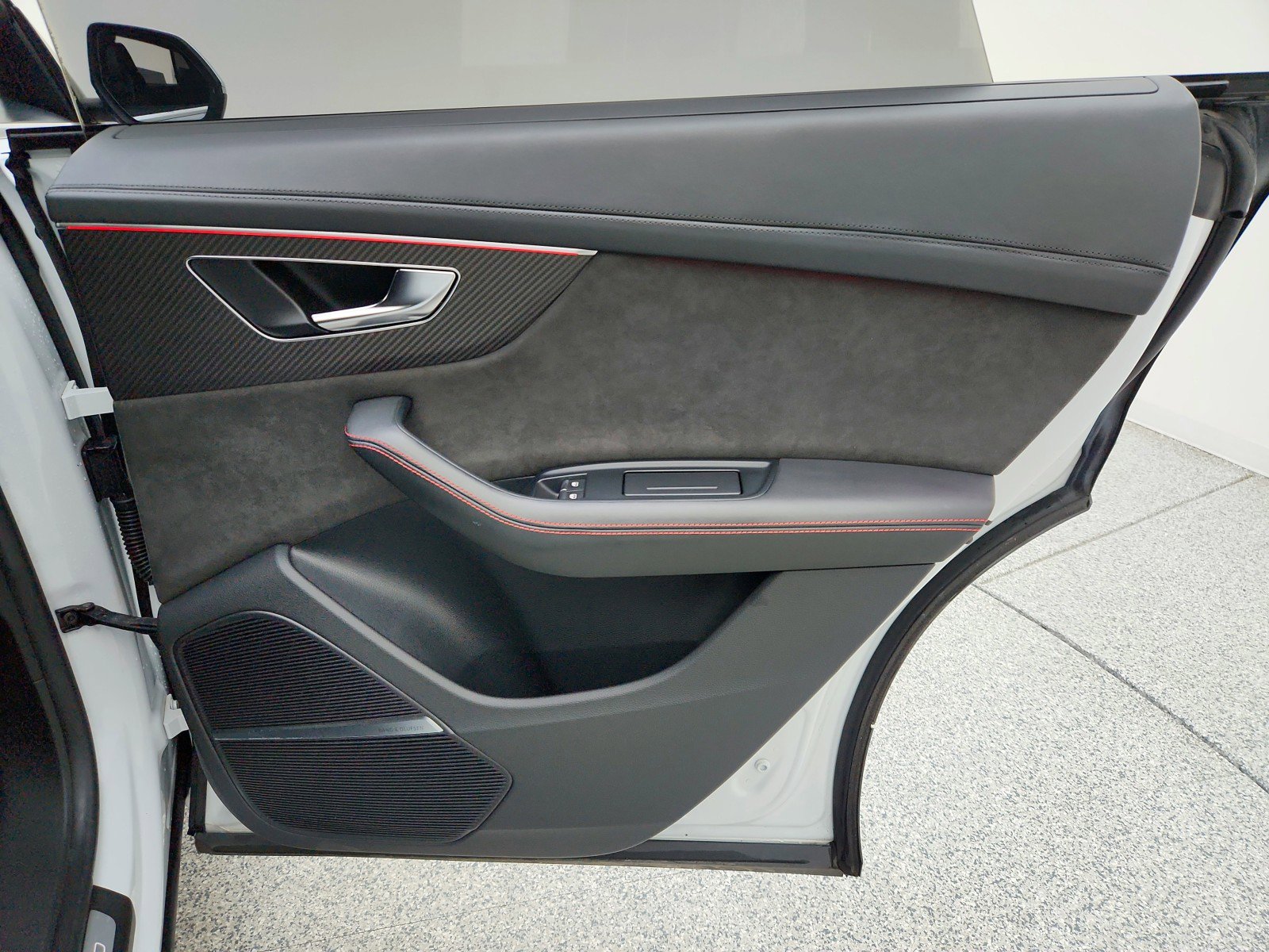 Used 2022 Audi RS Q8 w/ Luxury Package image 32