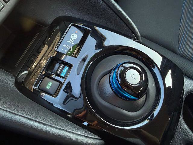 Certified 2025 Nissan Leaf SV Plus image 27