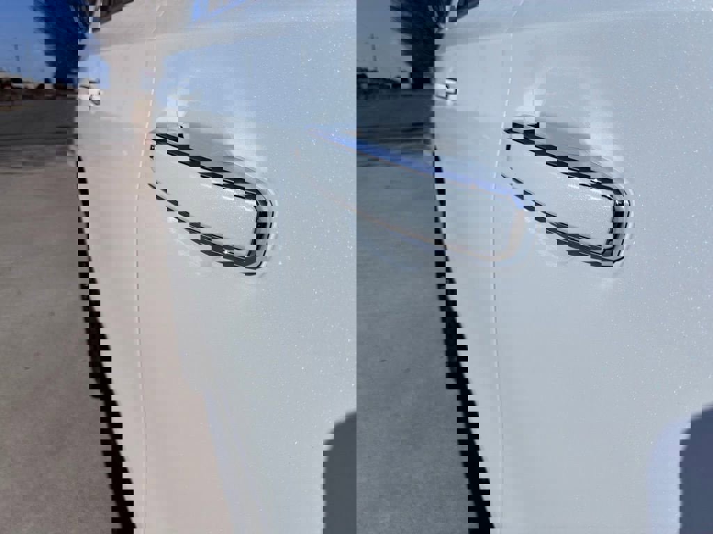 New 2026 Chevrolet Suburban Premier image 6