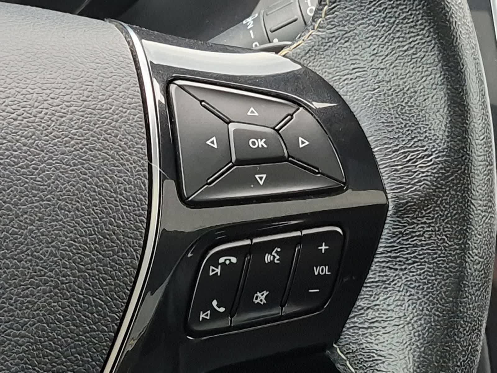 Used 2018 Ford Explorer Platinum AWD/4WD image 26