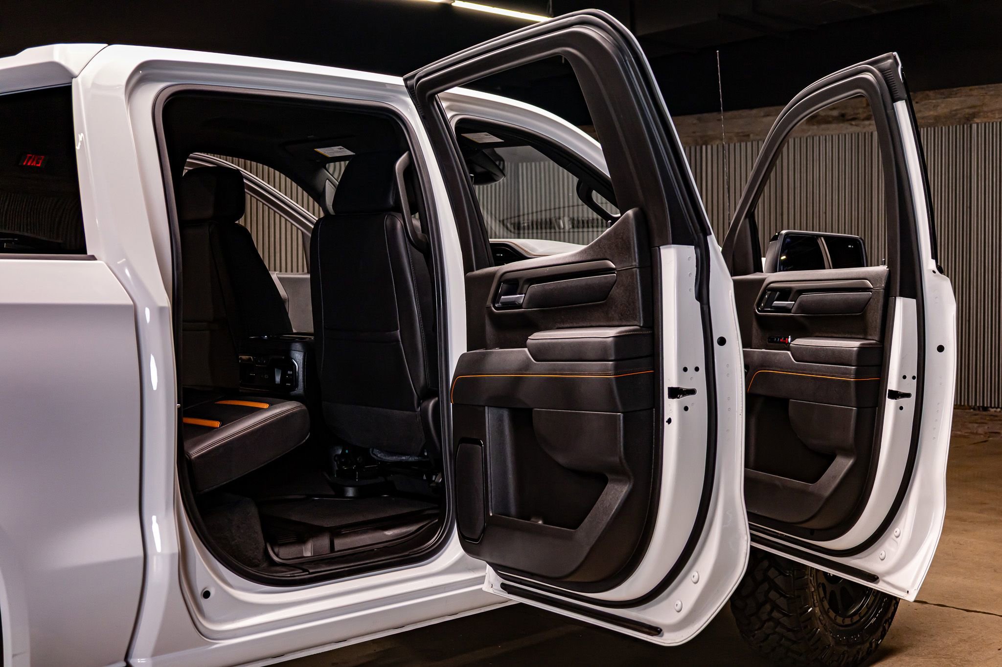 Used 2025 GMC Sierra 1500 AT4 w/ Technology Package image 33