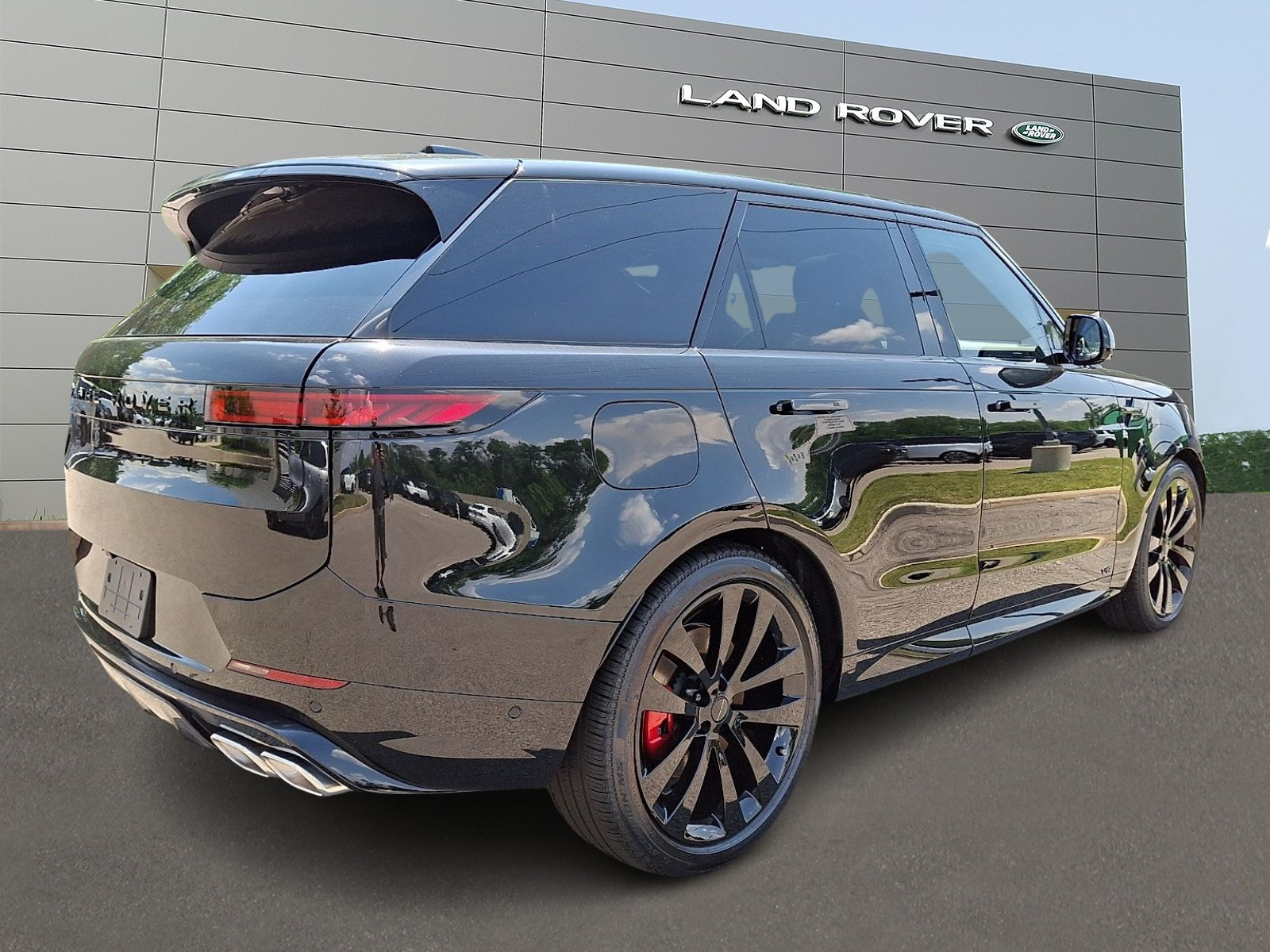 New 2026 Land Rover Range Rover Sport Dynamic SE AWD/4WD image 2