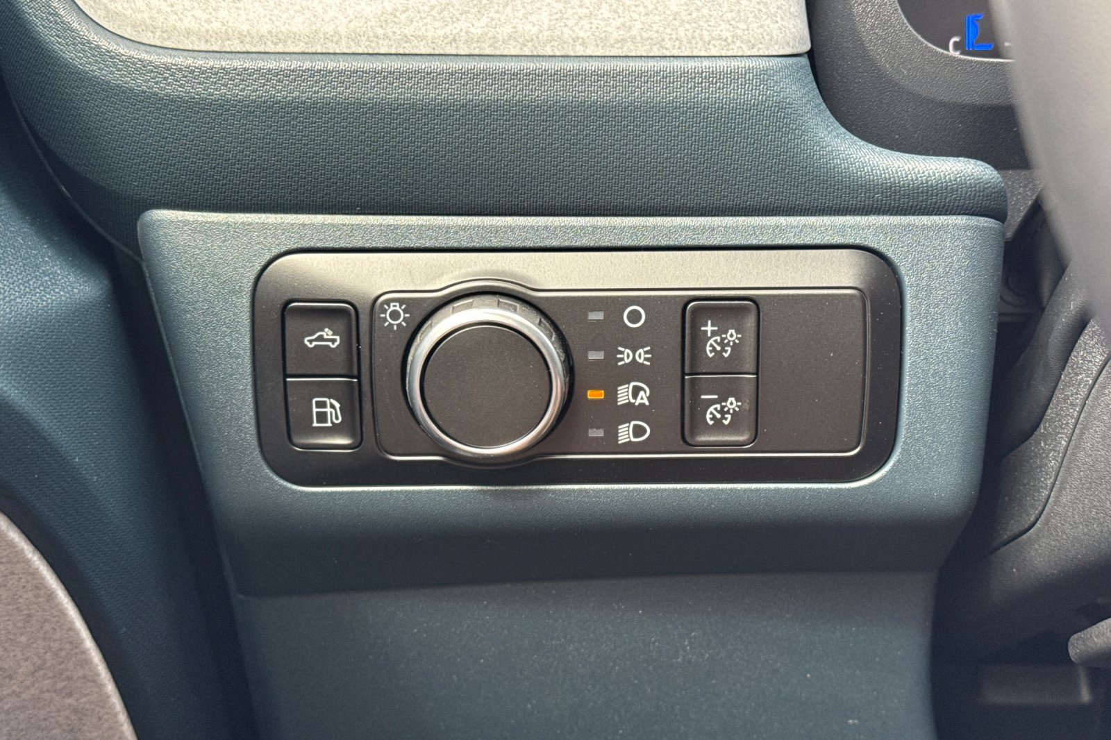 New 2026 Ford Maverick XLT w/ XLT Luxury Package FWD image 28