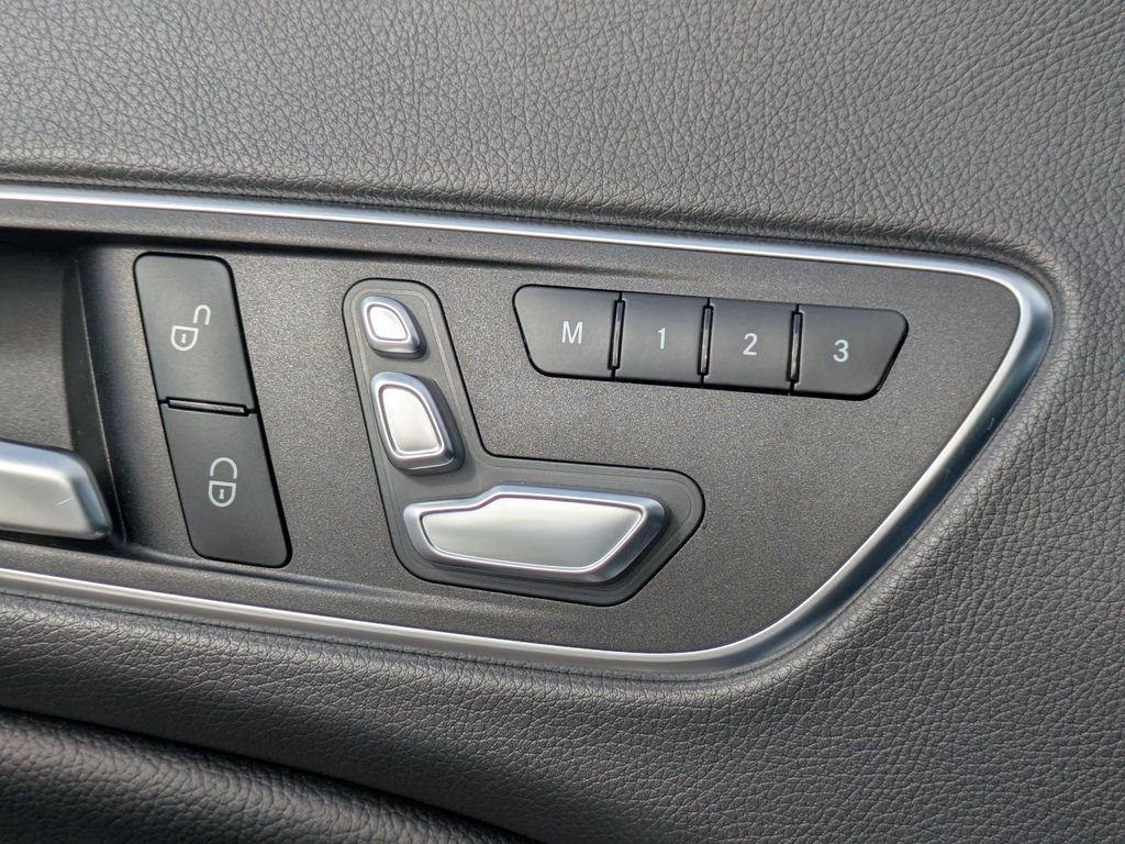 Used 2018 Mercedes-Benz CLA 250 image 17