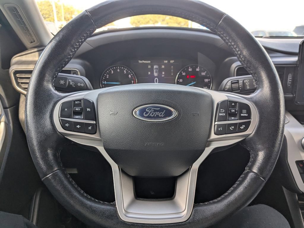 Used 2021 Ford Explorer XLT image 27