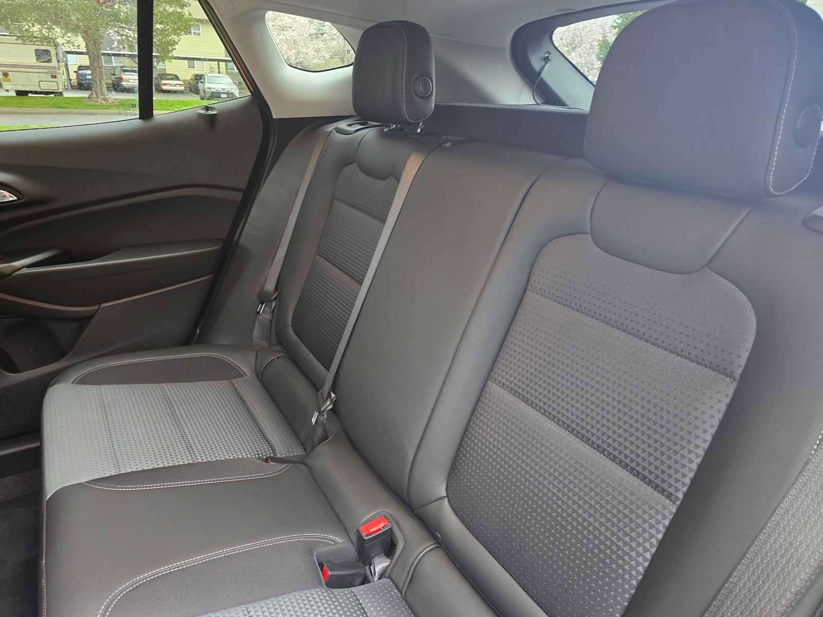 Used 2025 Chevrolet Trax LT image 17