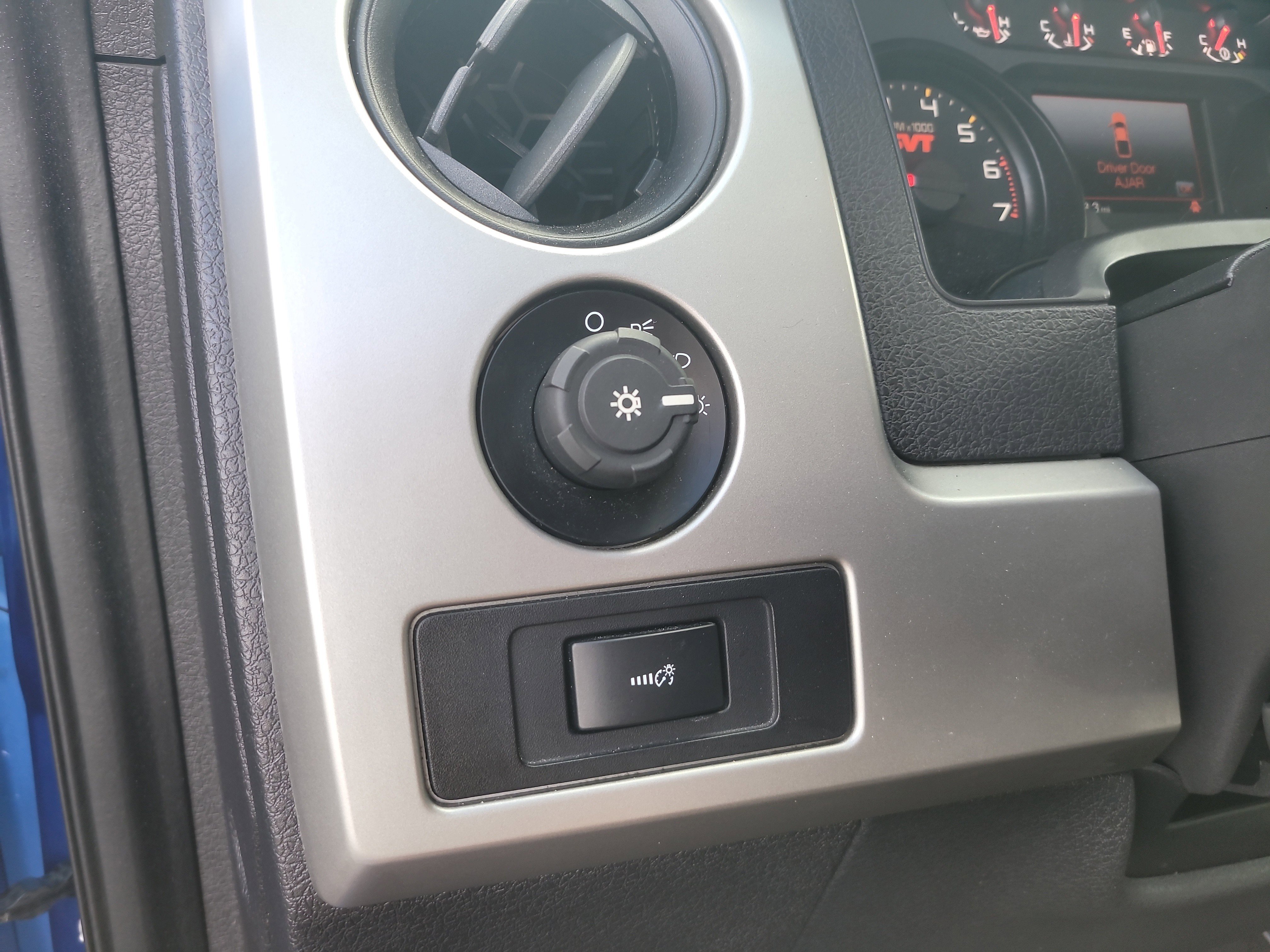 Used 2013 Ford F150 Raptor image 31