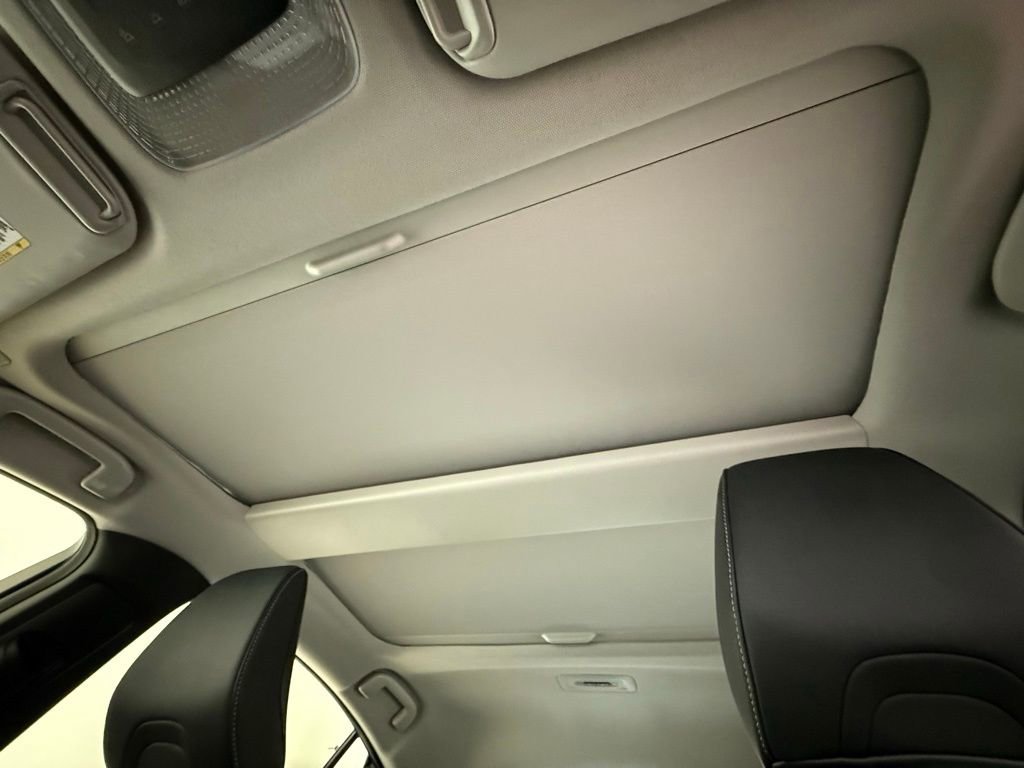 Used 2024 Toyota Prius XLE image 19