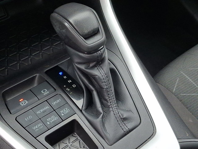 Used 2022 Toyota RAV4 XLE image 14