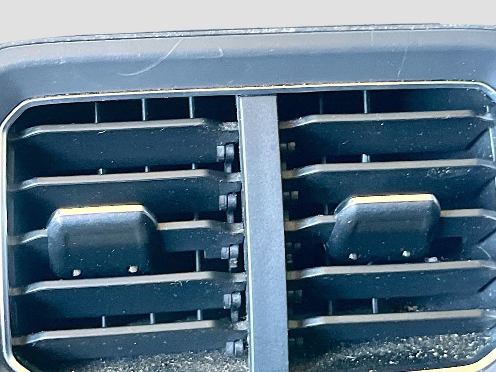 Used 2018 Volkswagen Tiguan S image 25