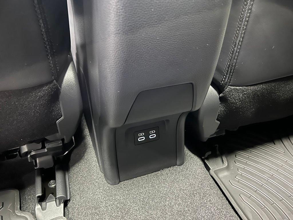 Certified 2023 Toyota Prius XLE FWD image 18