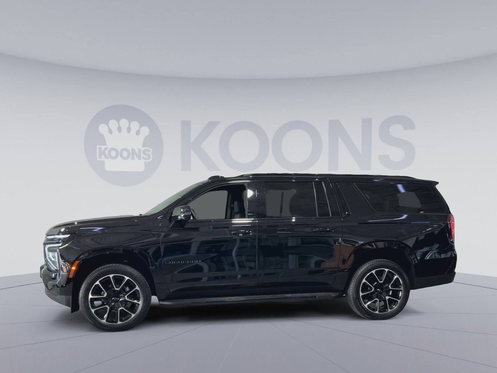 Used 2025 Chevrolet Suburban RST w/ Comfort Package image 7