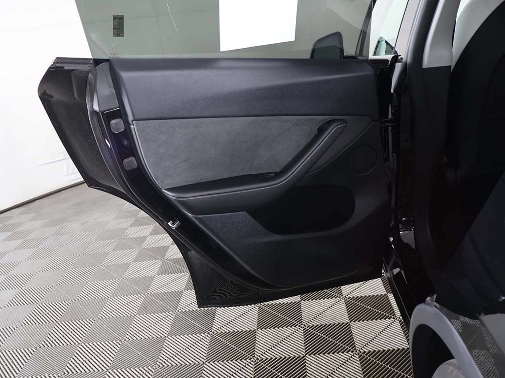 Used 2024 Tesla Model Y Performance AWD/4WD image 25