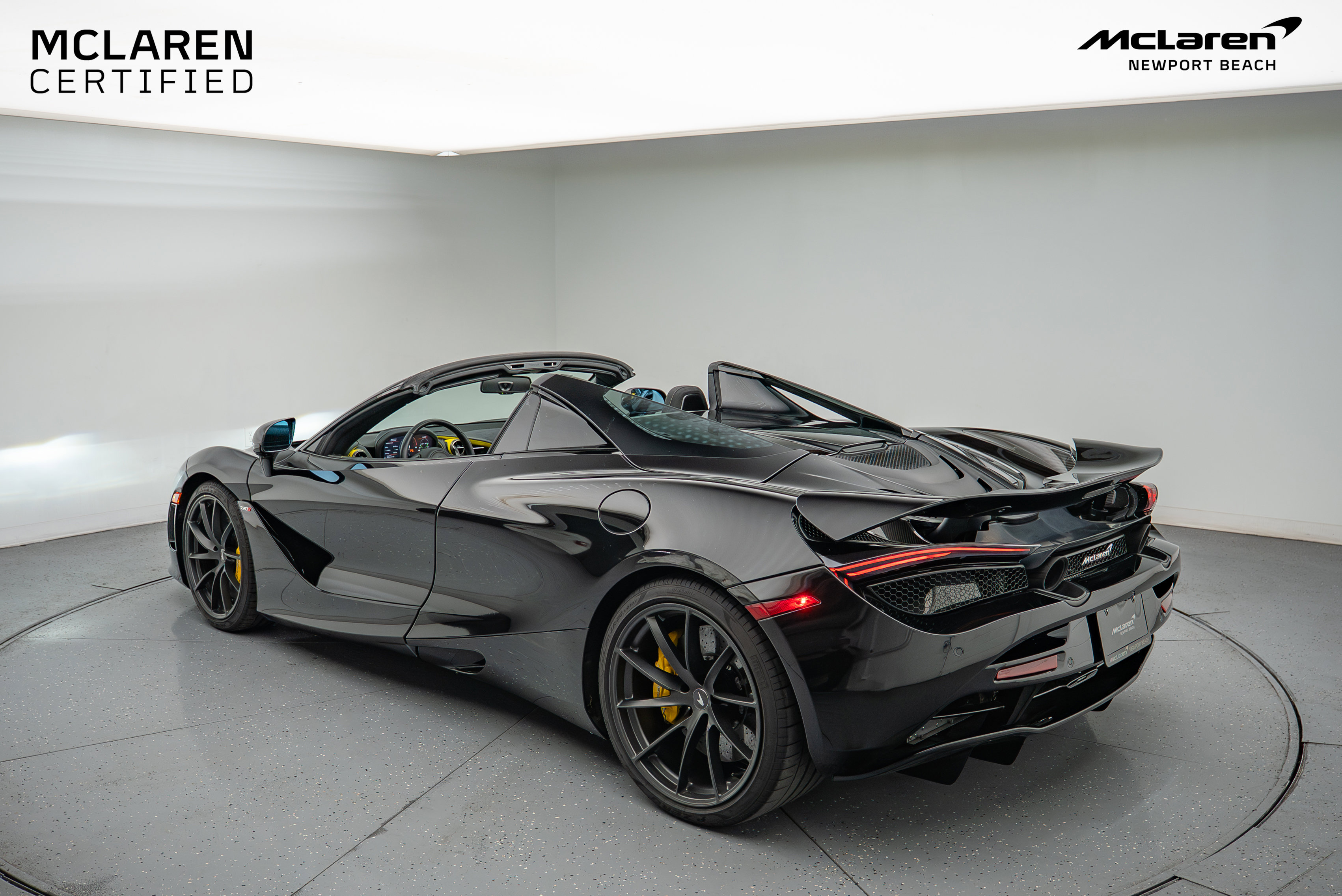 Used 2023 McLaren 720S Spider image 14