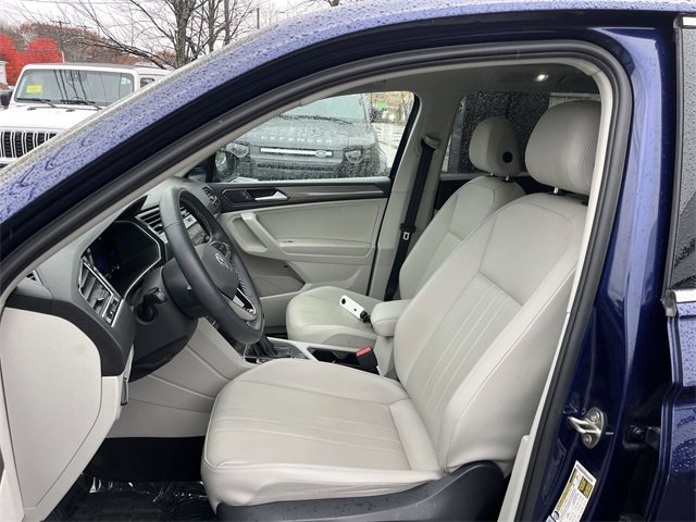 Used 2022 Volkswagen Tiguan SE image 9