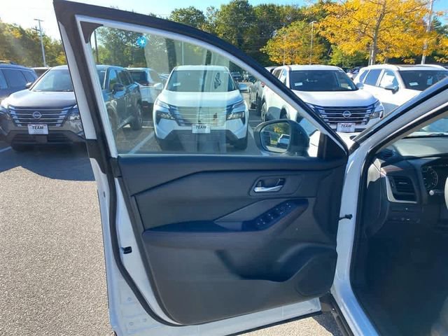 New 2026 Nissan Rogue SV image 9