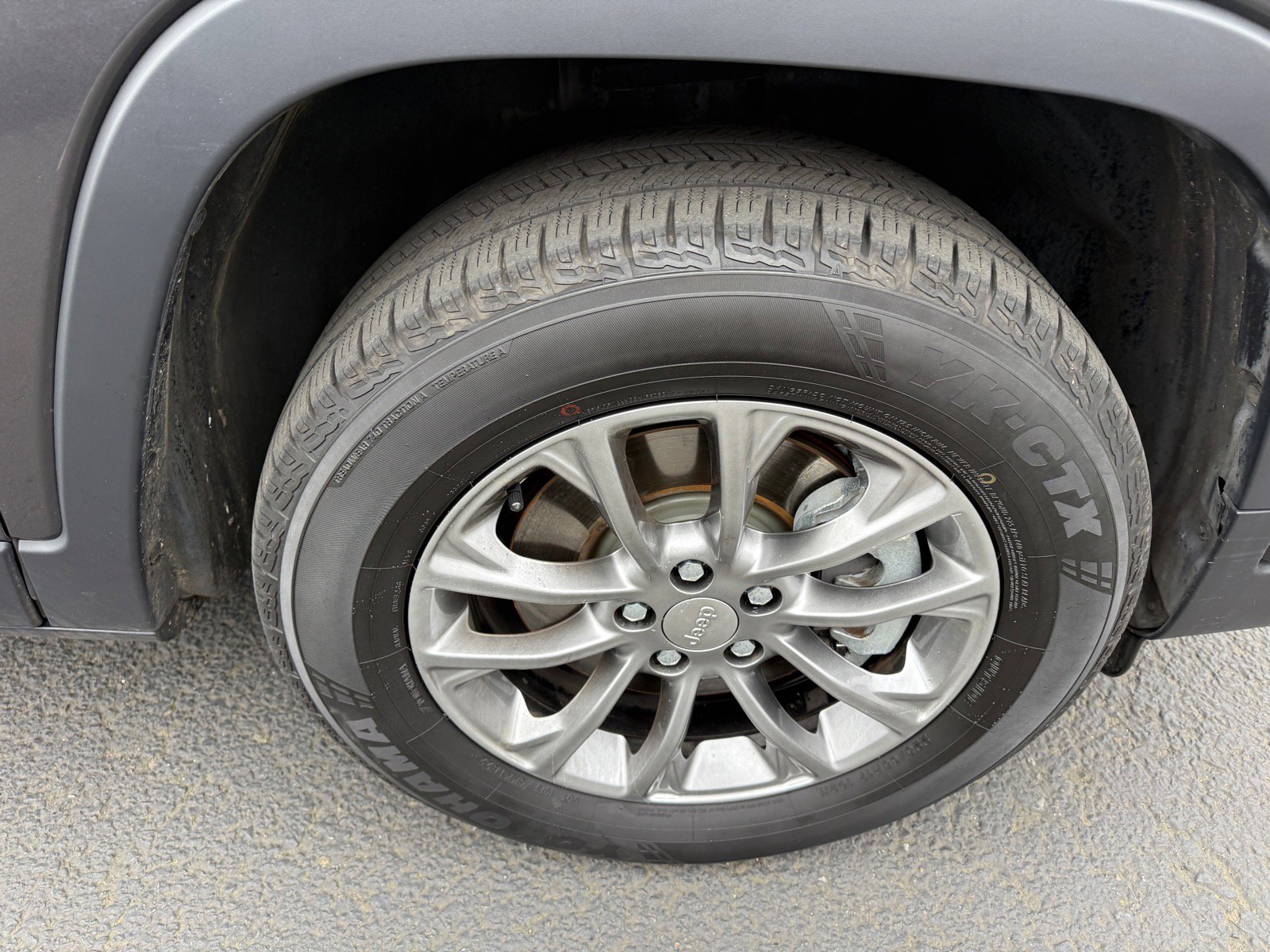 Used 2019 Jeep Cherokee Latitude Plus image 11