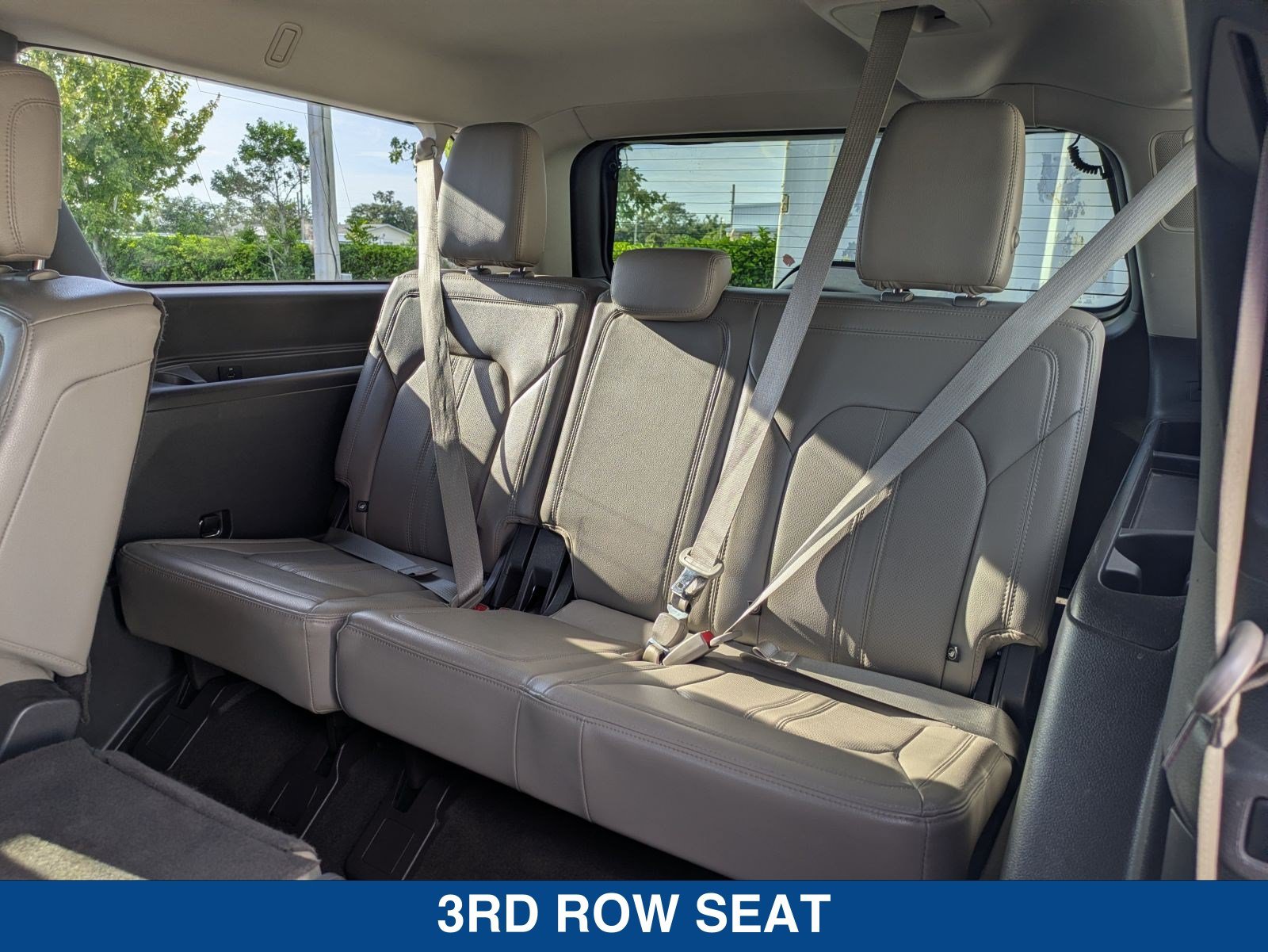 Used 2019 Ford Expedition Max Limited RWD image 16
