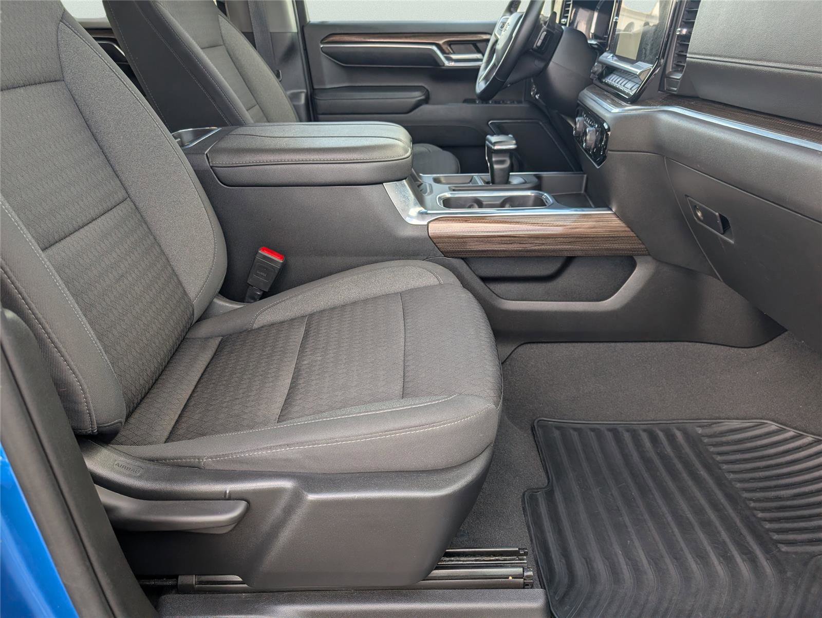 Used 2023 Chevrolet Silverado 1500 LT image 39