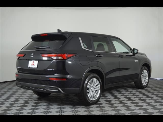 Used 2024 Mitsubishi Outlander ES image 26