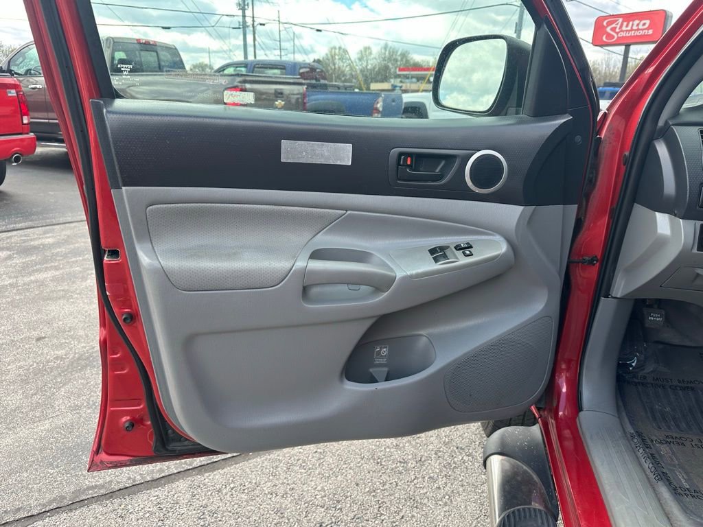 Used 2011 Toyota Tacoma PreRunner w/ TRD Off-Road Pkg RWD image 12