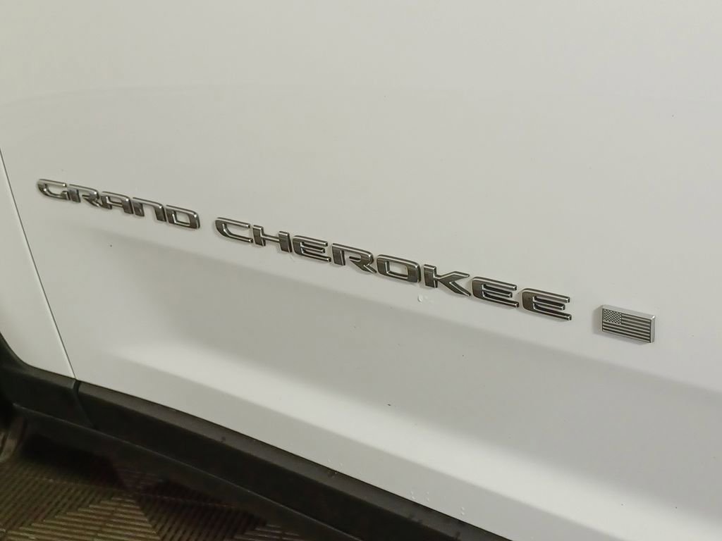 Used 2023 Jeep Grand Cherokee Limited w/ Trailer Tow Prep Group (B) image 9