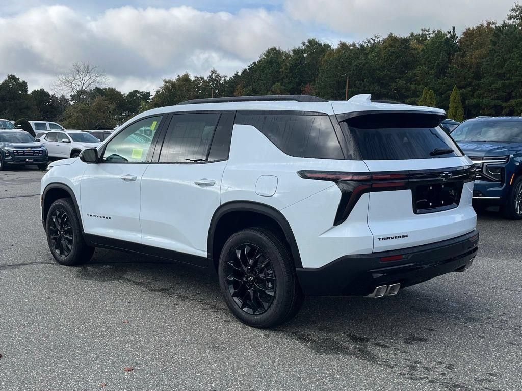 New 2026 Chevrolet Traverse LT w/ Midnight/Sport Edition FWD image 3