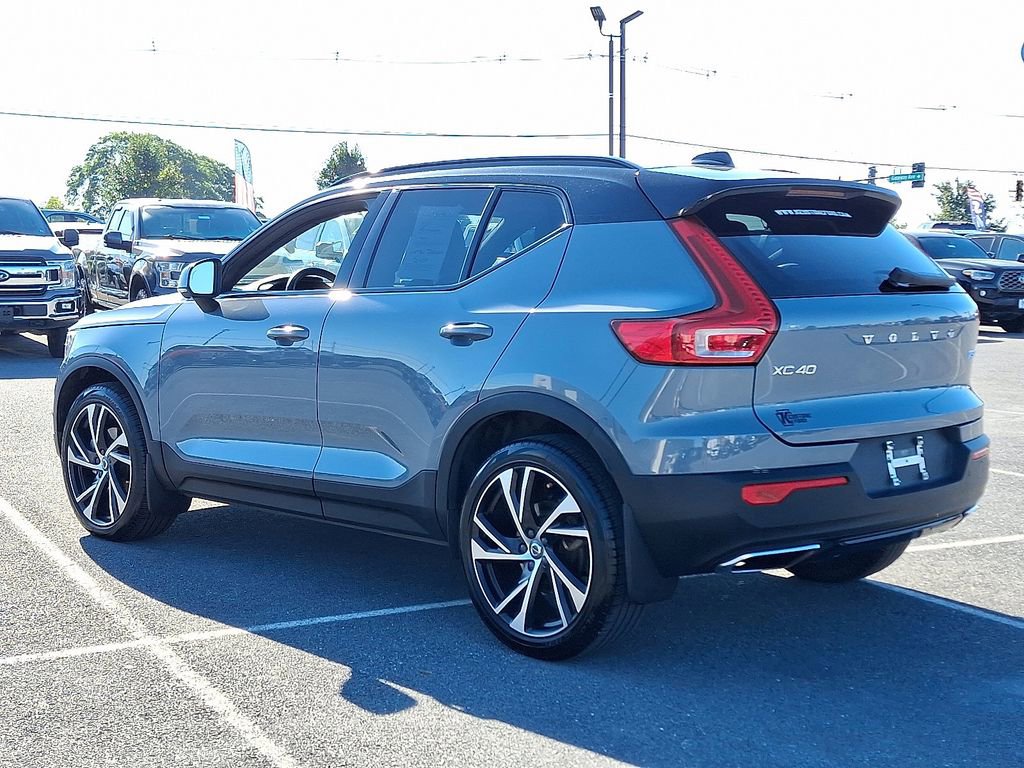 Used 2020 Volvo XC40 T5 R-Design w/ Protection Package Premier image 4