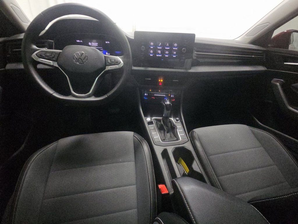 Used 2025 Volkswagen Jetta SE FWD image 6